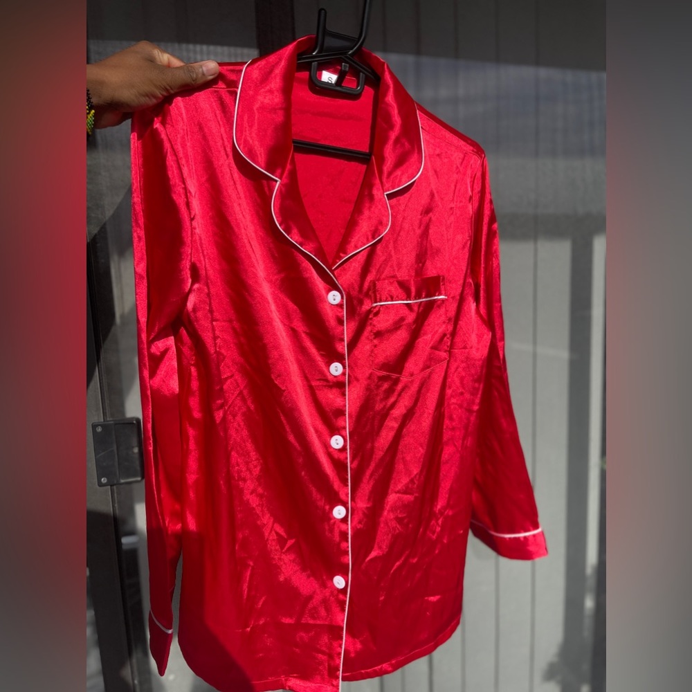 RED  SILK PAJAMA TOP
